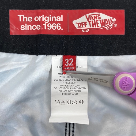 Vans Off the Wall Men's Board Shorts Graffiti Theme Seamless Fly Waist 32 - Picture 2 of 13